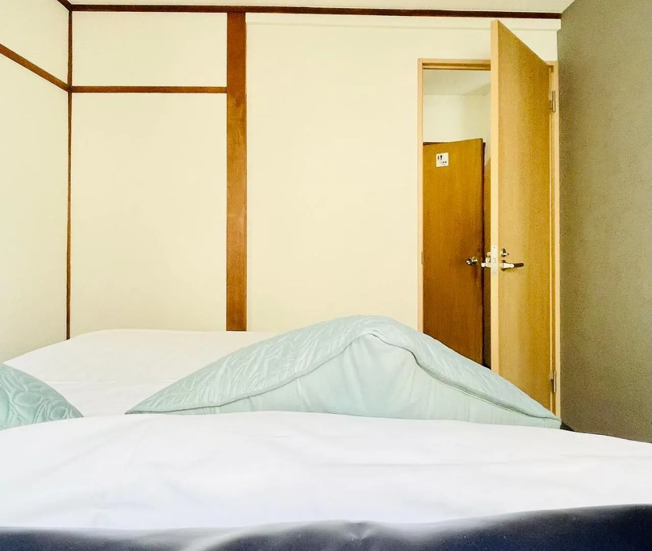 Red House Apartment Tokyo