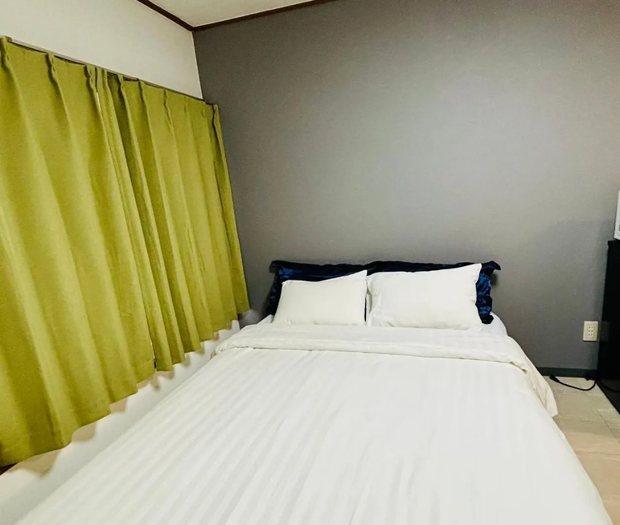Red House Apartment Tokyo 0*,  Japan